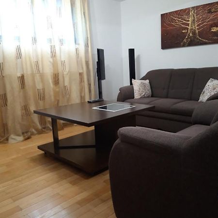 Papas Apartments Bucurestii Noi Esterno foto