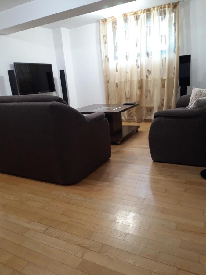 Papas Apartments Bucurestii Noi Esterno foto